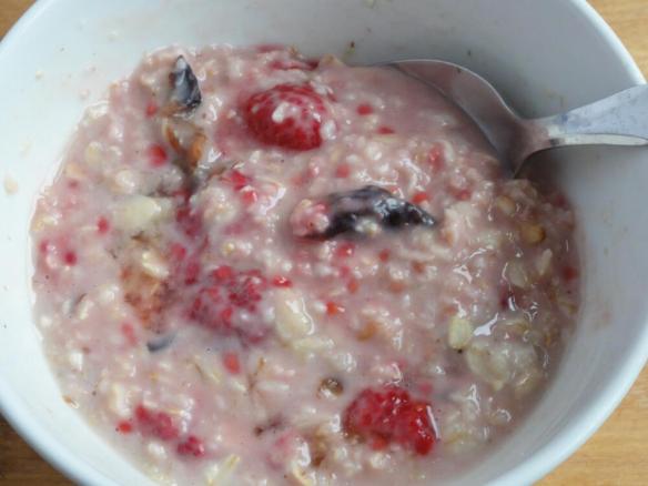 Porridge with fruit