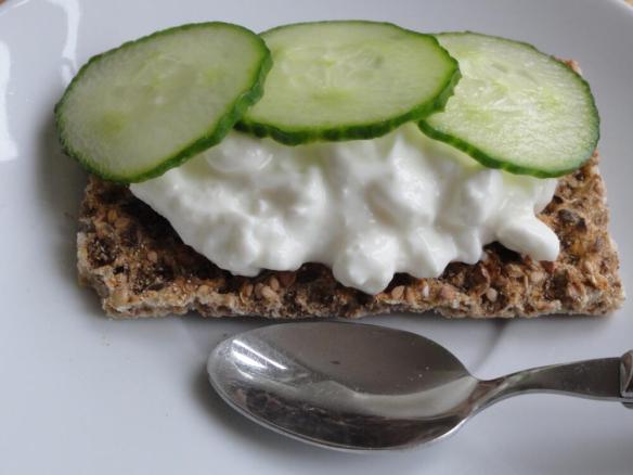 Ryvita with cottage cheese and cucumber